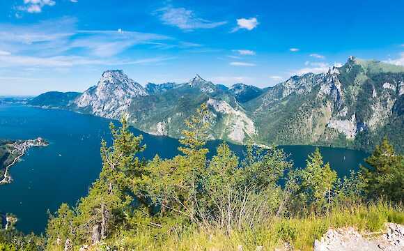 Salzburg Lakes Tour: Around the Lakes within the Foothills of the Alps