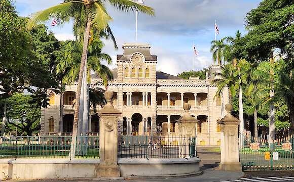 Historic Honolulu Bike Tour